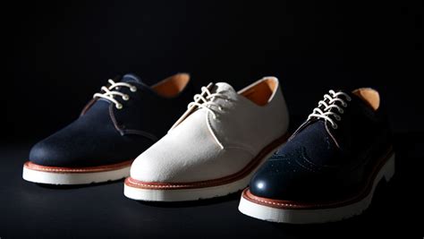 white soled shoes for men